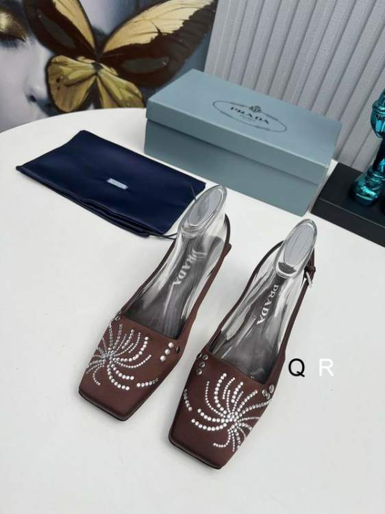 Picture of Prada Shoes _SKUPradasz35-404CM9CRR120919099